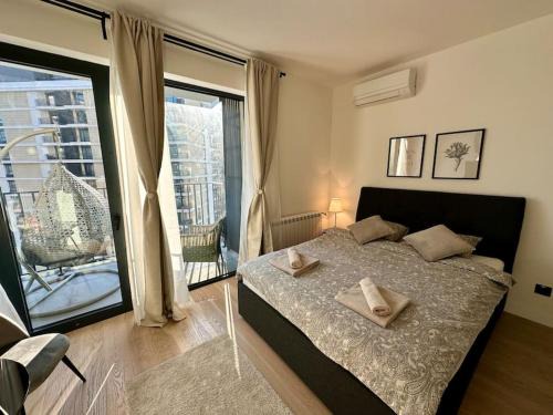 Savski Venac Apartment | City&River View Cozy Studio @ BW