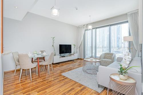 Downtown Dubai Apartment | City skyline view I Super-fast Wi-fi I Downtown