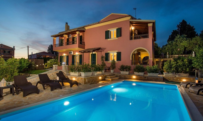 Corfu Town House | City Villa With private Pool (Trendy Area)