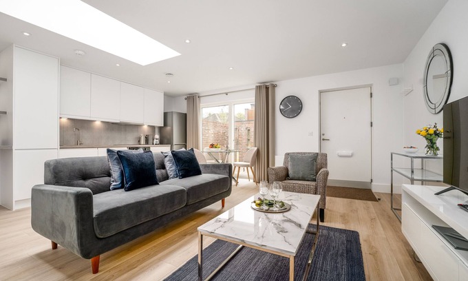 Cherry Hinton Apartment | Citystay Living - Finch House