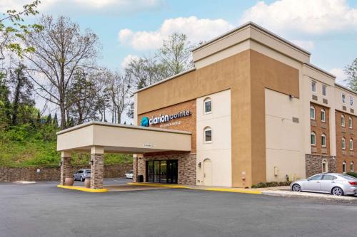 Charlottesville Hotel | Clarion Pointe Charlottesville