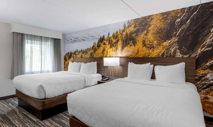 Charlottesville Hotel | Clarion Pointe Charlottesville