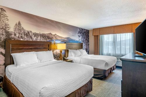 Medford Hotel | Clarion Pointe Medford