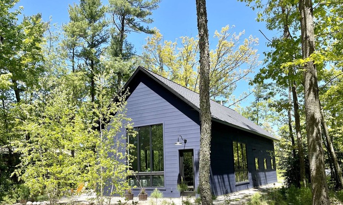 Glen Arbor Ski Chalet | Clarity House in Downtown GA, with Hot Tub, and No Cleaning Fee