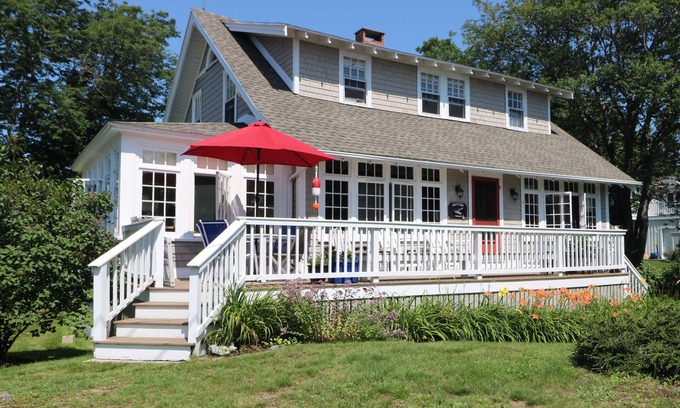 Kennebunk House | Classic Beach Cottage - Short Walk to Kennebunk Beach