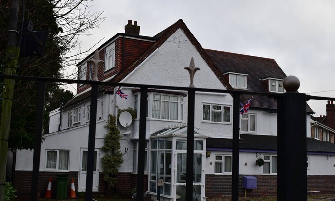 Marston Green Apartment | Classic Double Room at Royal Square Hotel Birmingham Airport and NEC