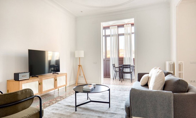 Dreta de l'Eixample Apartment | Classic La Dreta de l'Eixample 3BR, nr Paseo de Gracia, by Blueground