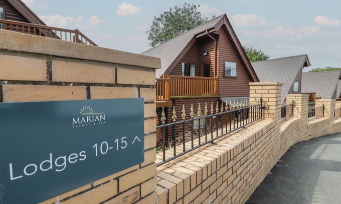 Dyserth Cottage | Classic Lodge 15