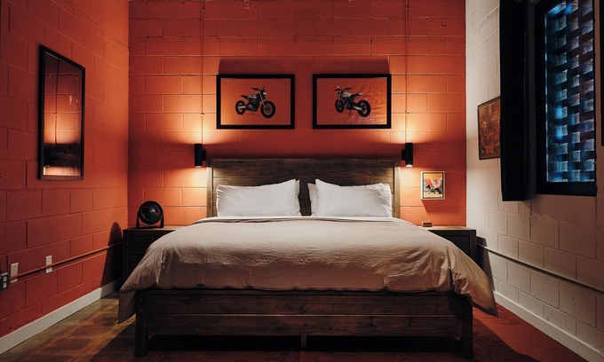 Manchester House | Classified Moto - The Schnickschnack Room