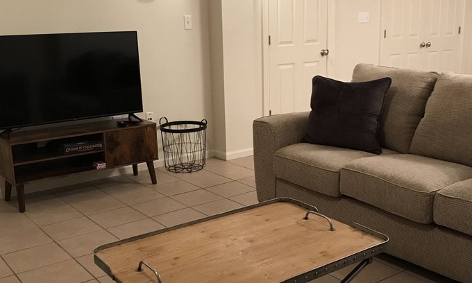 Highlands - Perkins Condo | Clean and Comfortable Townhome 1.6 miles from LSU and downtown Baton Rouge