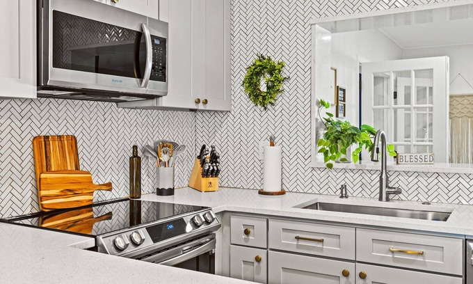Seminole House | 🌞CLEAN/Beautiful Kitchen/POOL/CLOSE TO BEACHES ⛱️
