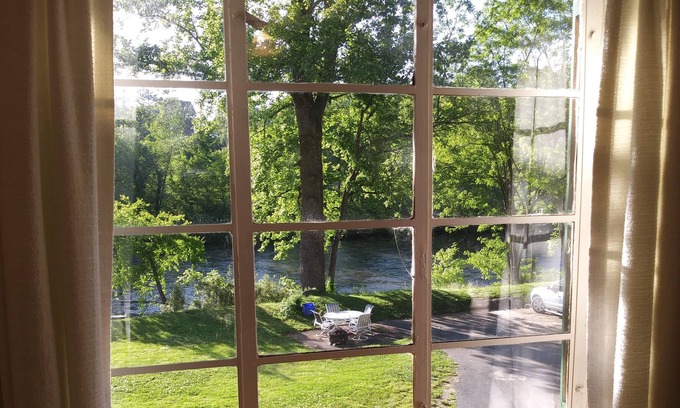 Bryson City Cottage | Clean Cottage on the River in Bryson City, NC. Fish & grill your catch here!