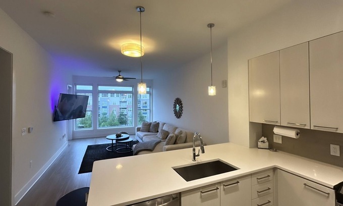 Buckhead Heights Apartment | Clean & cozy apartment - Great for business travelers - 5 mins from Marta