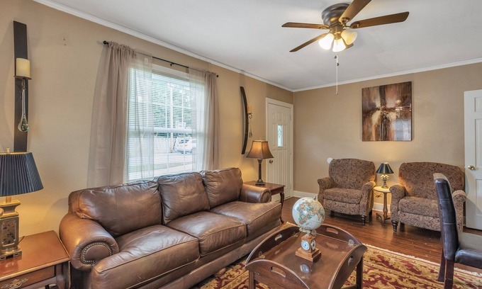 Little Rock House | Clean Safe Comfortable Housing - Cozy Cottage