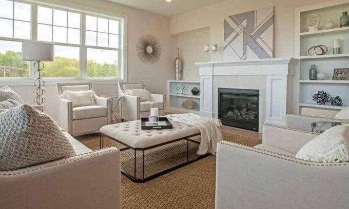Traverse City House | Clean, Spacious 5BR 3.5 bath home conveniently located in charming Traverse City