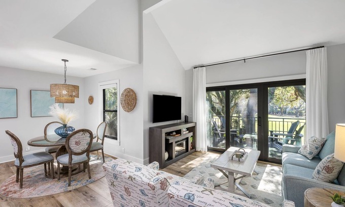 Seabrook Island Villa | Clean, updated villa half mile to beach. Club access.