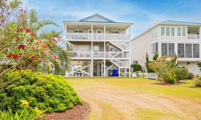 Caswell Beach House | Clear For Take Off by Oak Island Accommodations