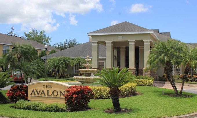 Clearwater Condo | Clearwater Condo w/Pool Access, 4Mi to Beach!