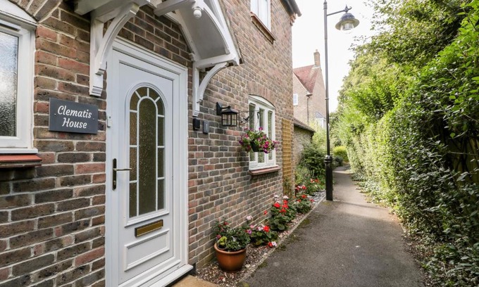 Dorchester House | Clematis House
