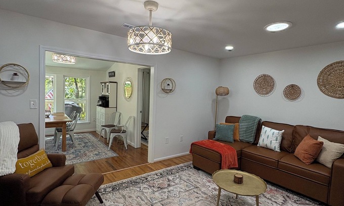 Anderson House | Clemson Game Day Gem - Lake Access - Marina Retreat