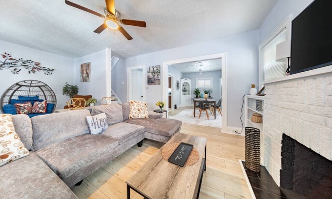 East Cleveland House | Cleveland Heights Hideaway 3 BR 1Bath w Smart TVs and King Bed