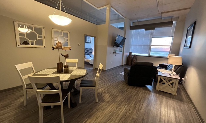 Cleveland Apartment | Cleveland Lakefront Luxury Apartment