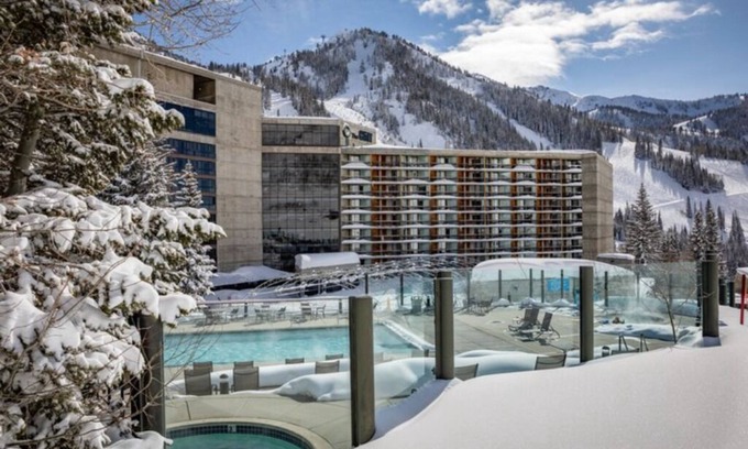 Salt Lake Mountain Resorts Cabin | Cliff Club, Snowbird, UT, sleeps 2-6, one week only March 13-20, 2026nPlus spa