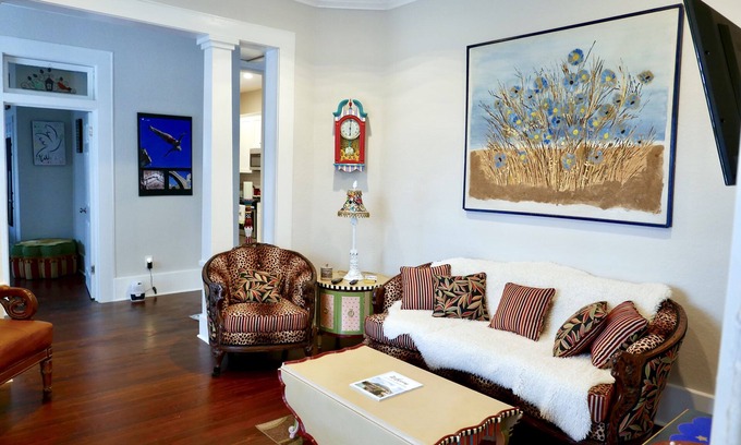 Tobin Hill House | Cliff Diver House: Downtown, Riverwalk, Pearl