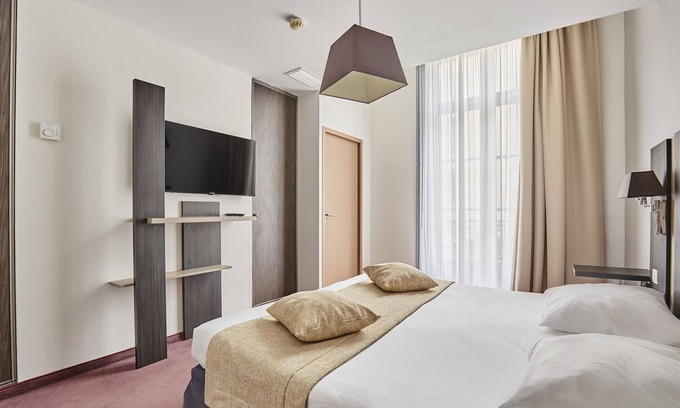 Gares Condo | Climatisation ! Suite Équipée au Centre-ville