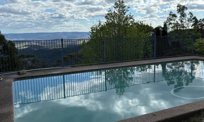 Mount Victoria House | Climbase - Entire guest suite in Mount Victoria, Australia
