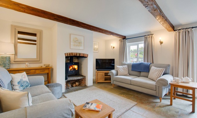 Thornham House | Clock Cottage - Two Bedroom House, Sleeps 4