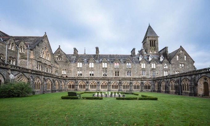 Fort Augustus Apartment | Cloister View