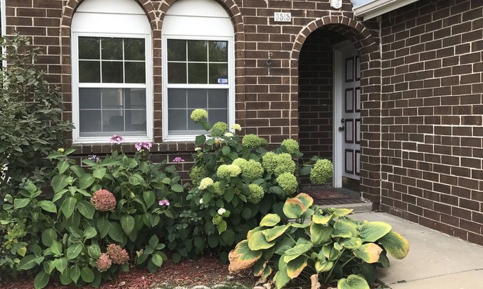 Greenfield House | Close to airport and downtown Milwaukee!