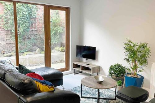 Belfast Villa | Close to Belfast City Centre.Modern Opened Planned