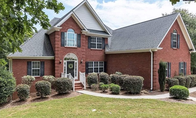 Fair Play House | Close to Clemson! Grand Lake Hartwell Escape 7 Bedroom Lakefront Home