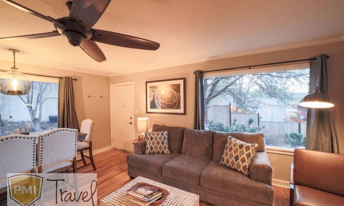 Prescott House | *Close to Downtown* Cozy retreat *A/C *BBQ