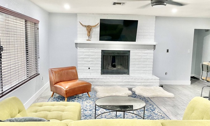 Joshua Tree House | Close to Downtown Joshua Tree and entrance to JT National Park!