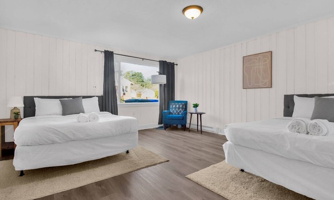 Terry Sanford House | Close to Downtown & Ft Bragg - Matching Pearls
