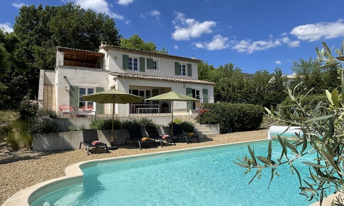 Saint-Saturnin-les-Apt House | Close to the village, private pool, view of the Luberon