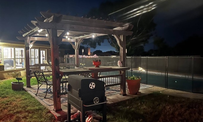 Temple House | Close to Lake Belton, Pool, Games