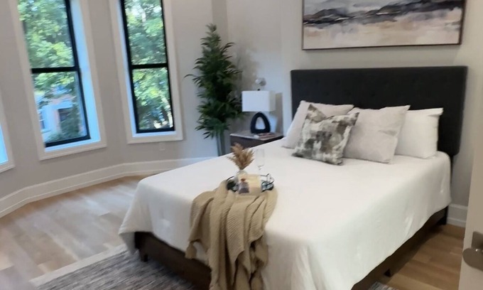 Prospect-Lefferts Gardens Historic District House | Close to Prospect Park, King size beds, 30 minutes to Times Square, free parking