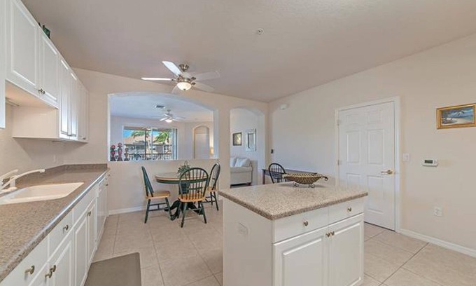 Bonita Springs Condo | Close to the beaches, great restaurants, family fun.