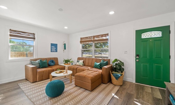 St. Petersburg - Clearwater House | Close to the beach! Gulfport 2BD/1BA King Bed Oasis, close to it all in St Pete