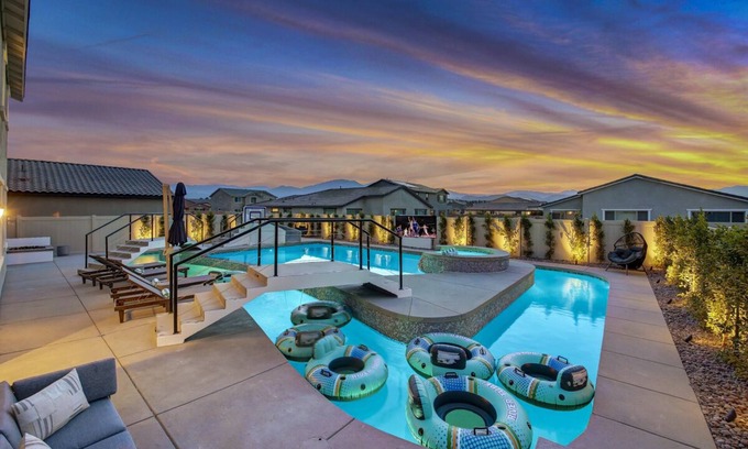 Coachella House | Clost to Festivals, Golf, Sunshine, and more!