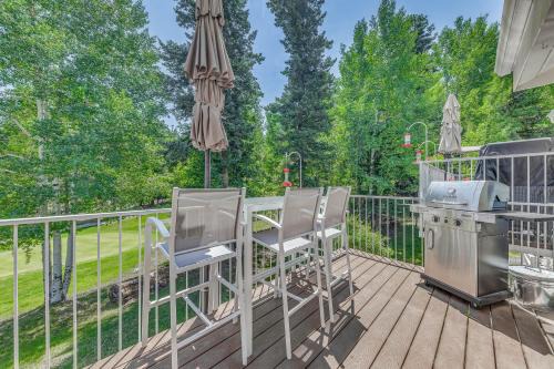 Cloudcroft House | Cloudcroft Townhome on Golf Course with Deck!