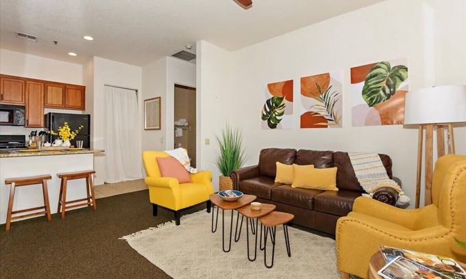 La Quinta Apartment | CLR111 Upstairs One Bedroom Casa Near Old Town LQ
