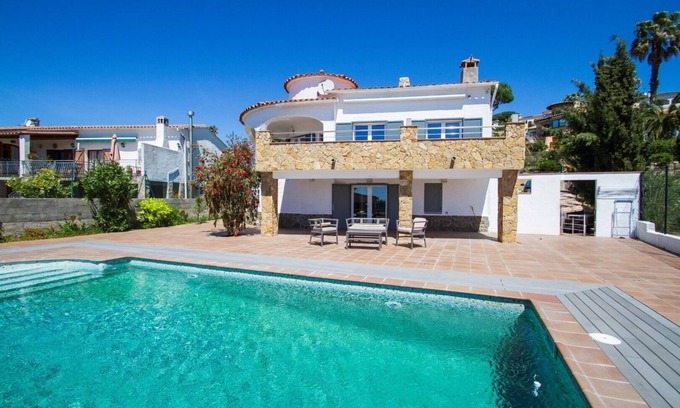 Calonge Villa | Club Villamar - Beautiful villa with private swimming pool and large garden where you can enjoy .