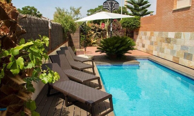 Cubelles Villa | Club Villamar - Nice and cozy villa located at walking distance from the beach and all amenities,...