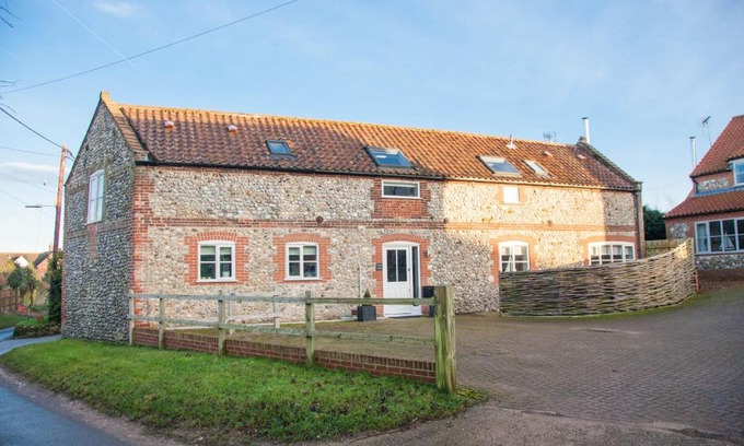 Docking House | Coach House D