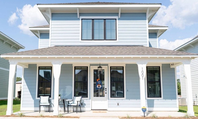 Auburn Apartment | Coach`s Corner #1001
